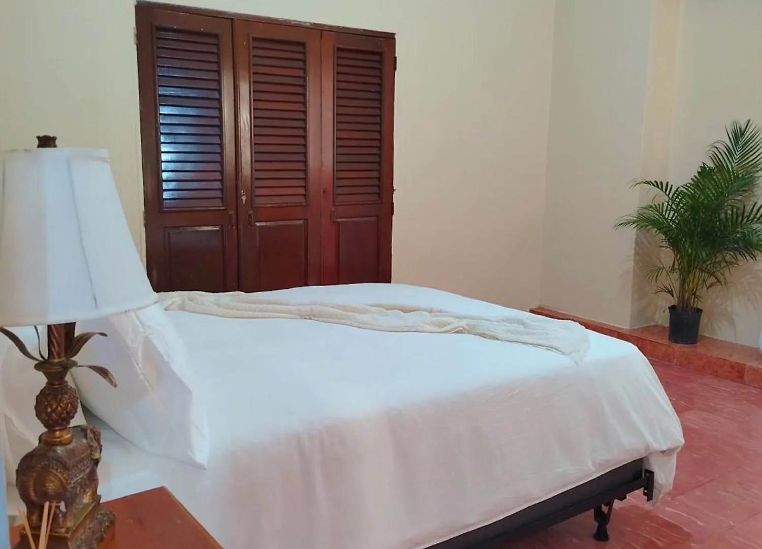 Colonial City 3 Bedroom 3 Bath Apartment, Huge Balcony And Great View Santo Domingo Apartmán